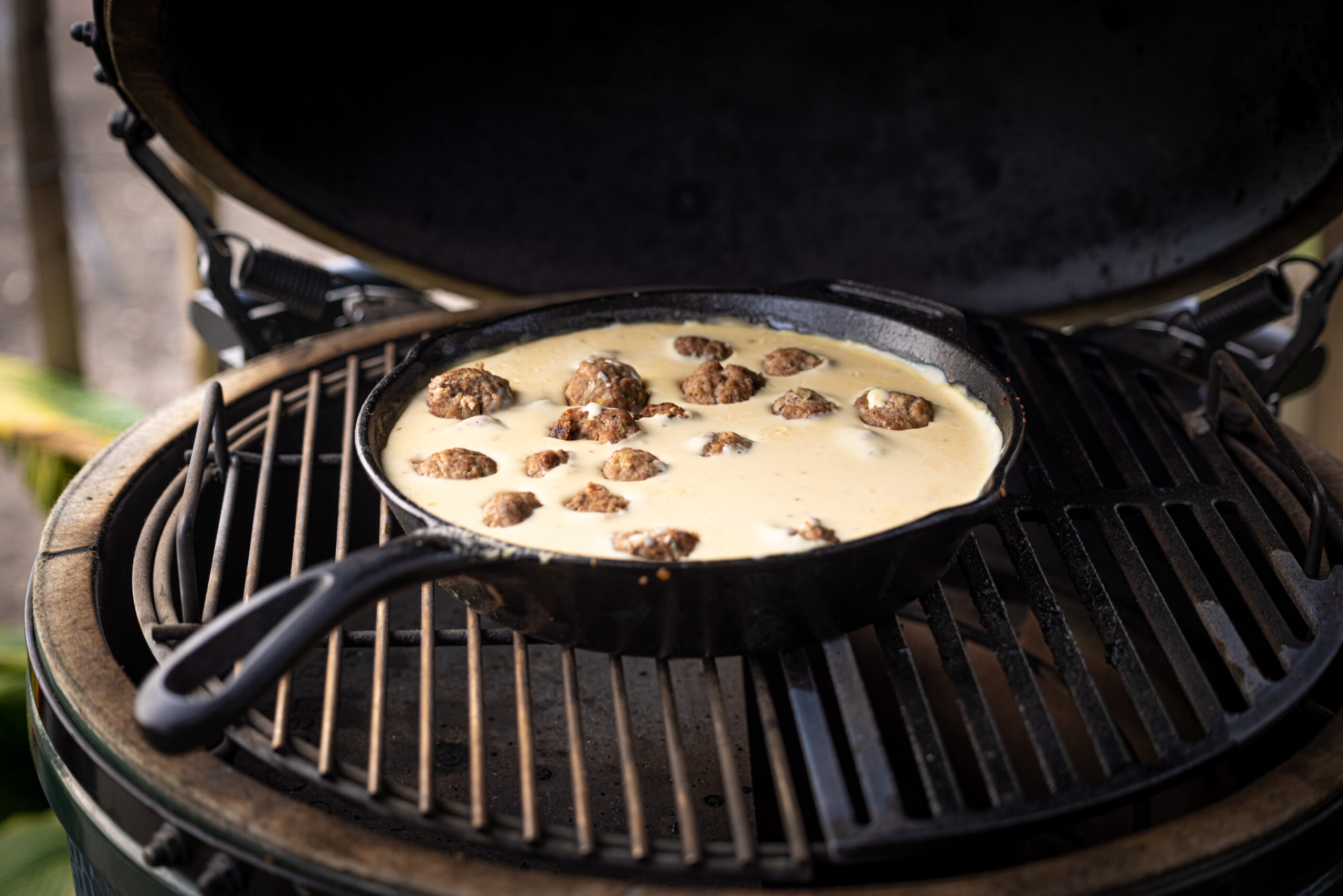 Zweedse-gehaktballetjes-Kottbullar-recept-bbq-barbecue-kamado-skillet