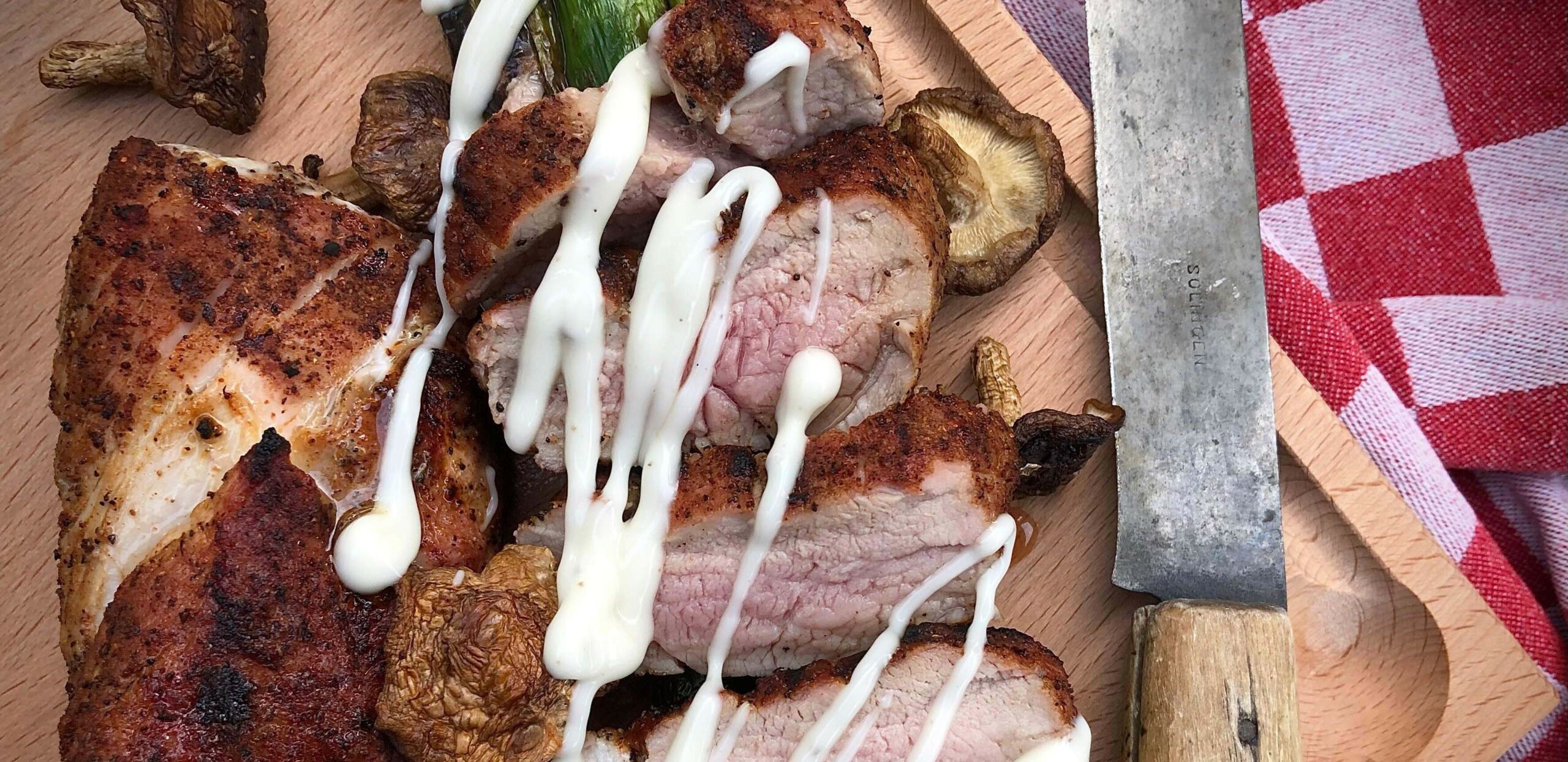 Noord-Afrikaanse-varkenshaas-met-groene-asperges-recept-bbq-kamado