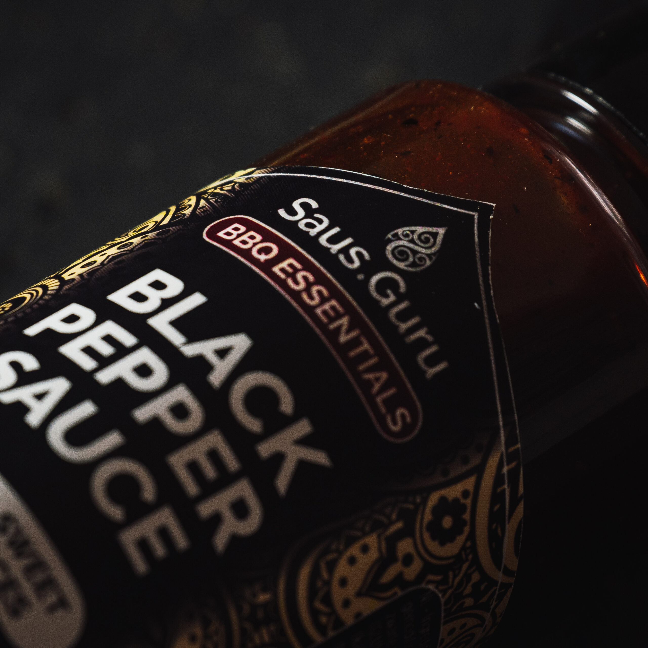 Saus-guru-BBQ-Essentials-black-pepper-saus
