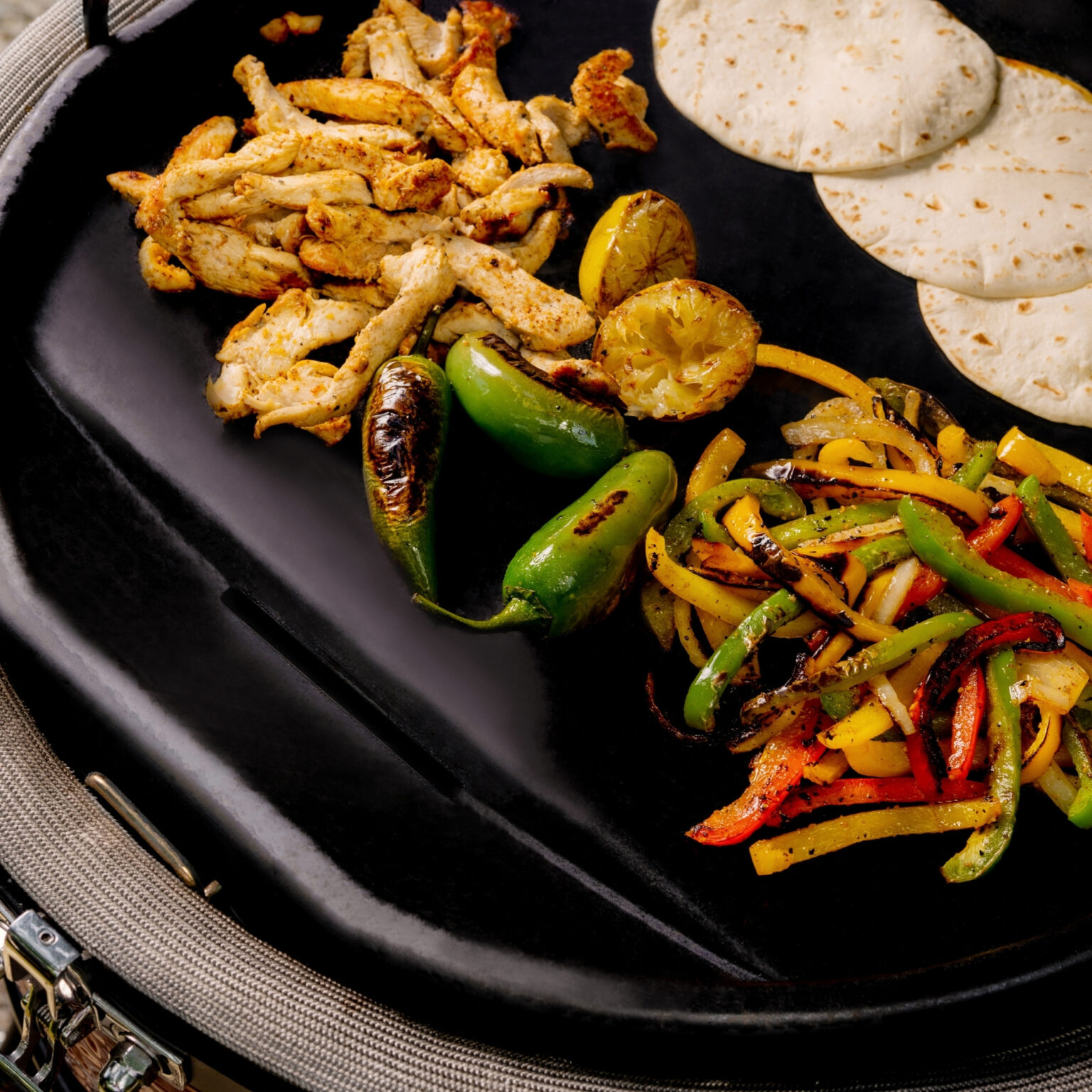 KAmado-joe-karbon-steel-griddle-overhead