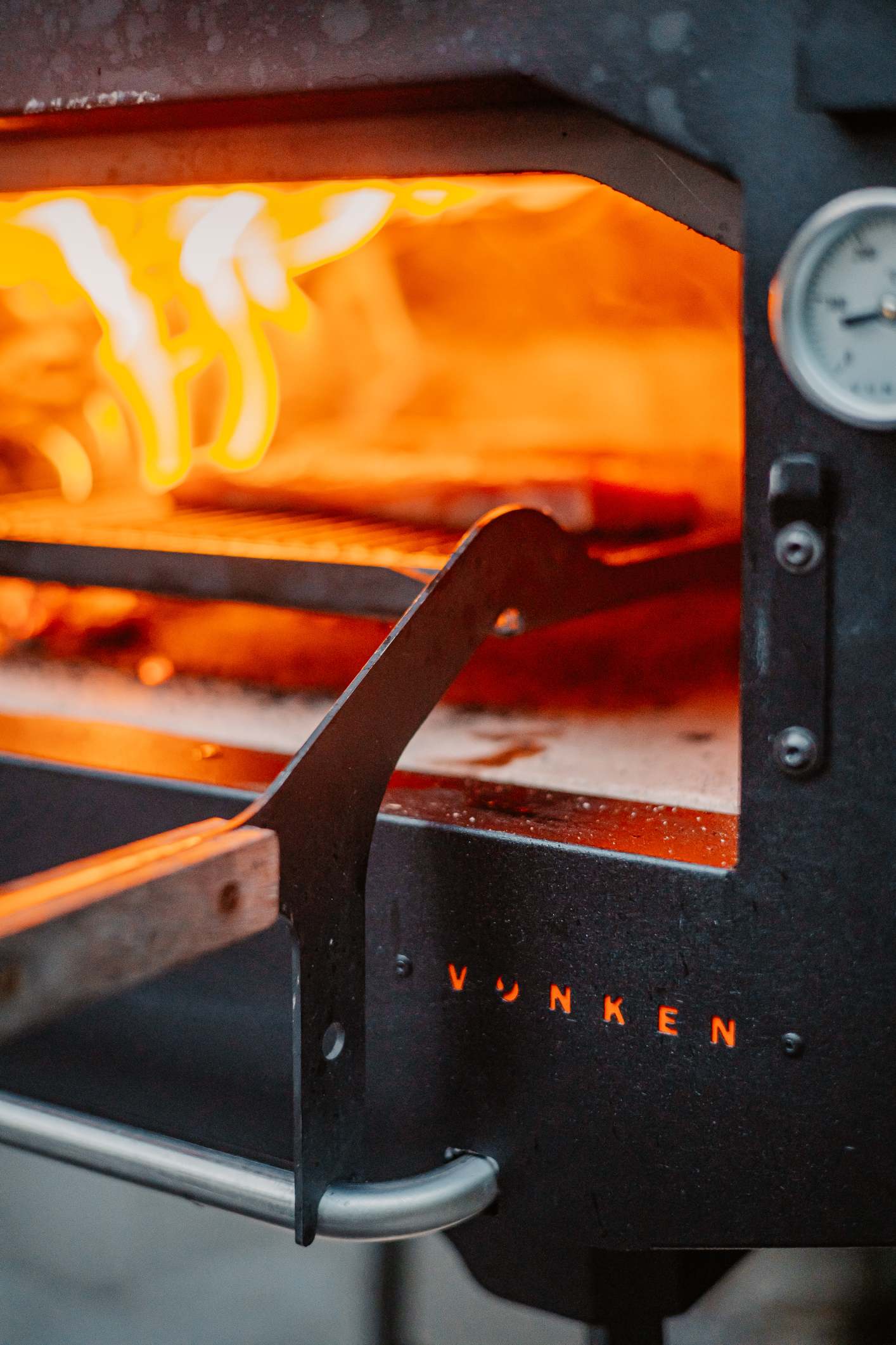 Grill-and-roast-tool-vonken-houtoven-sfeer-6