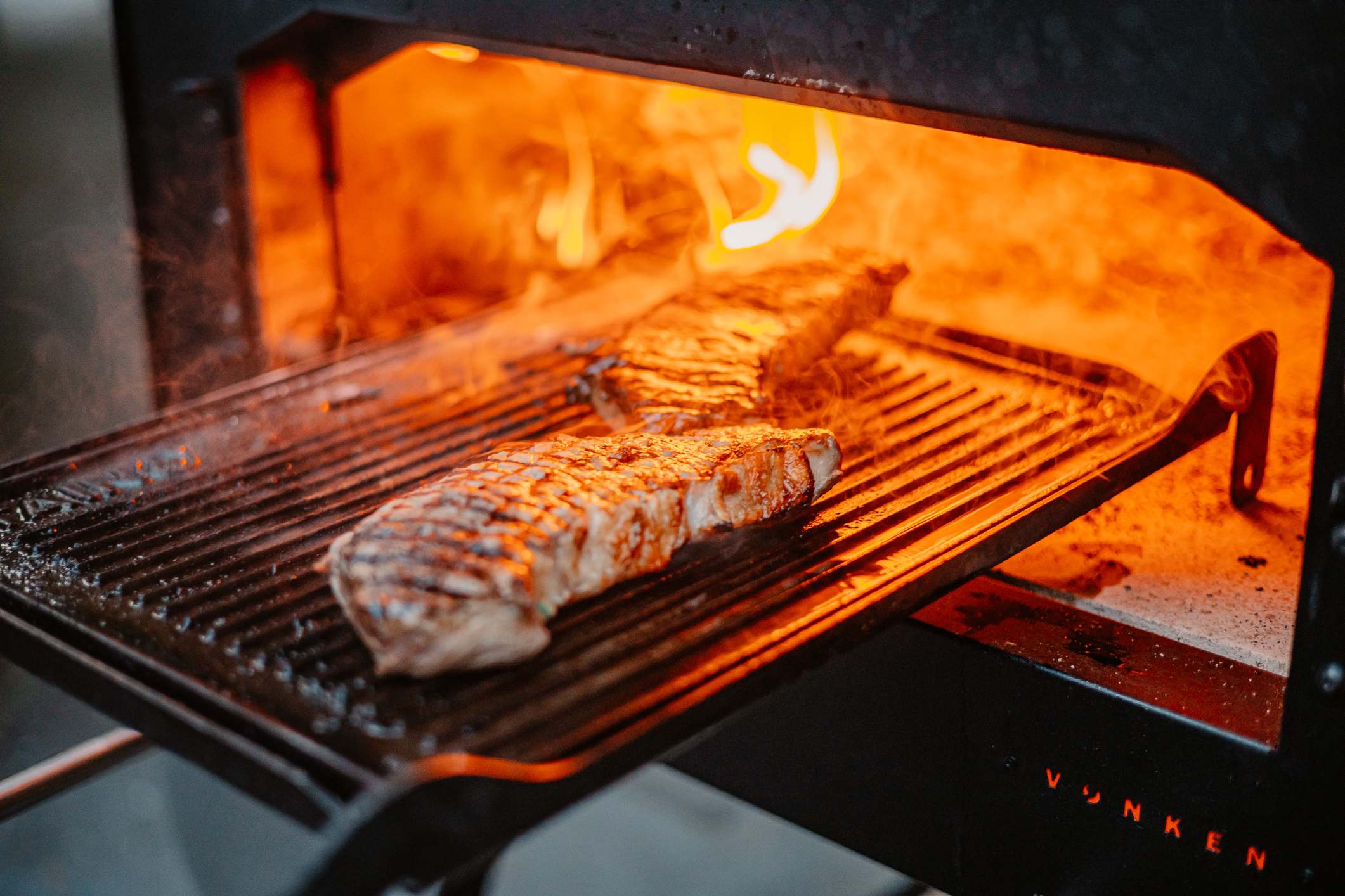 Grill-and-roast-tool-vonken-houtoven-sfeer-5