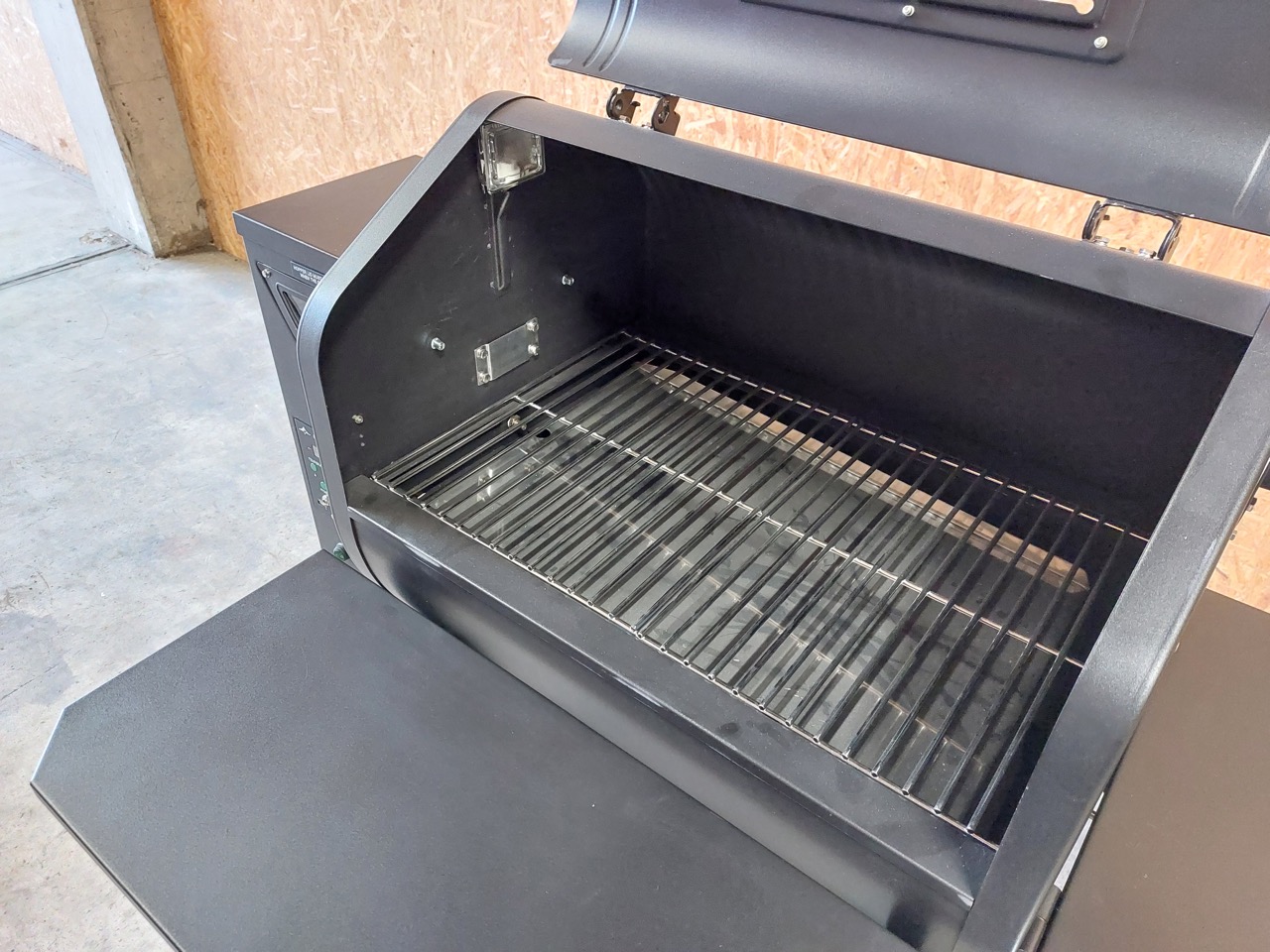 Tweedekans-Green-Mountain-Grill-ledge-Black-Prime-tweedekans-7.