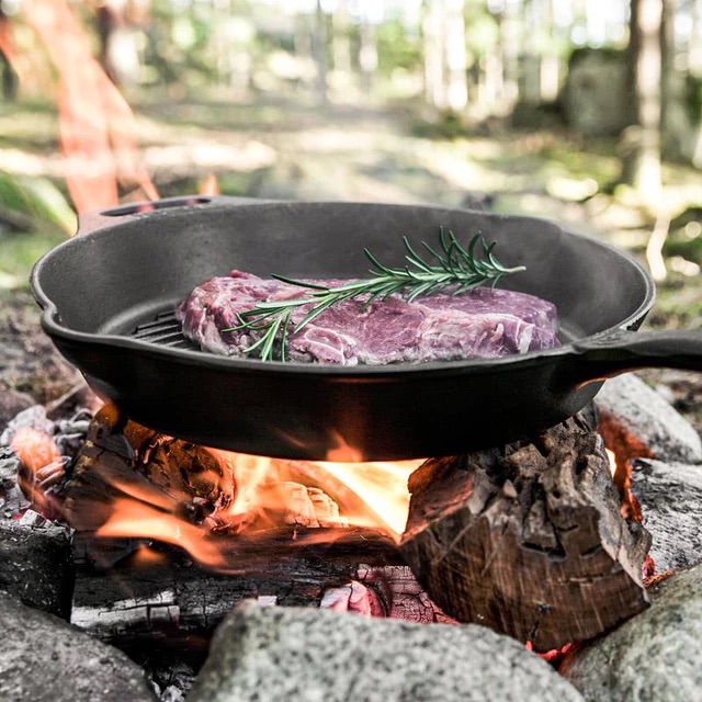 Gietijzeren-grill-skillet-met-steel-petromax-1